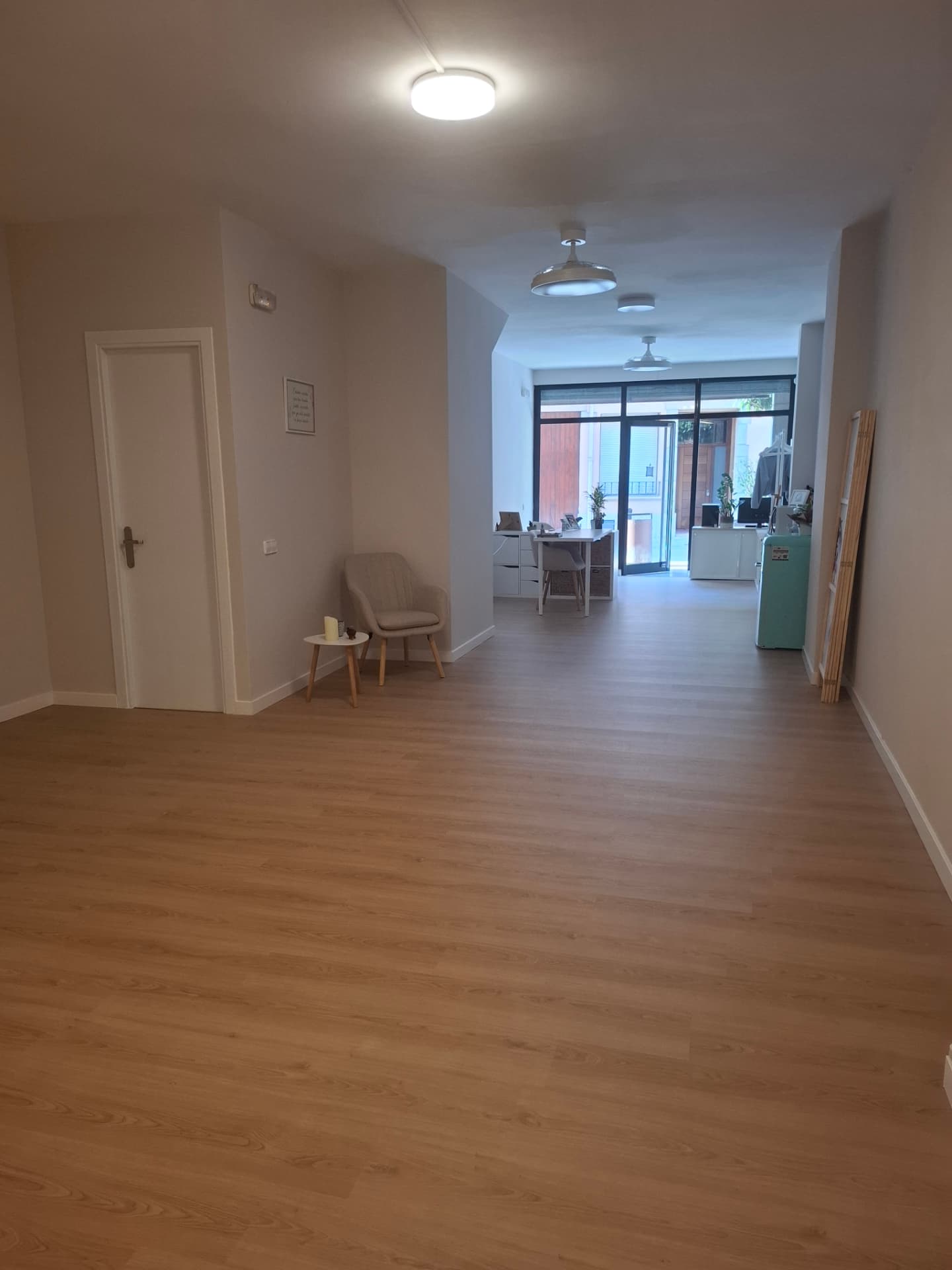 Recepción y sala de entrada del centro Nayha
